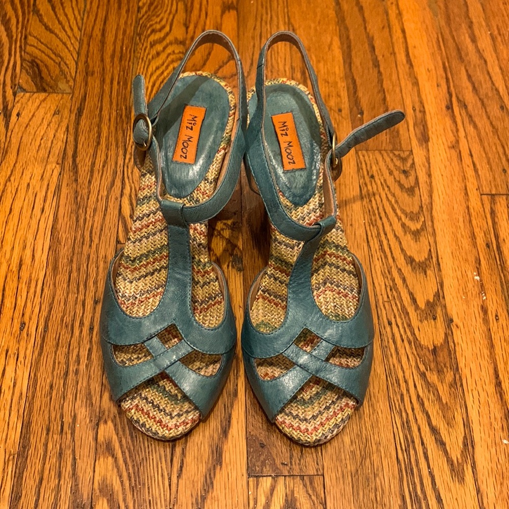 Cute Turquoise Miz Mooz Sandal ~ Size 6.5